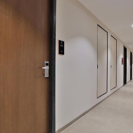 Hotel Elements Сурат Екстер'єр фото