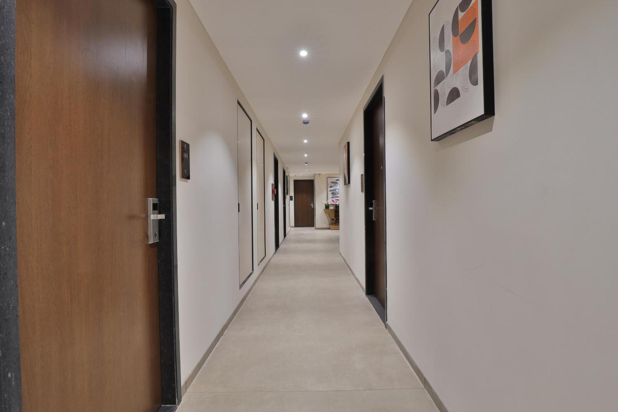 Hotel Elements Сурат Екстер'єр фото