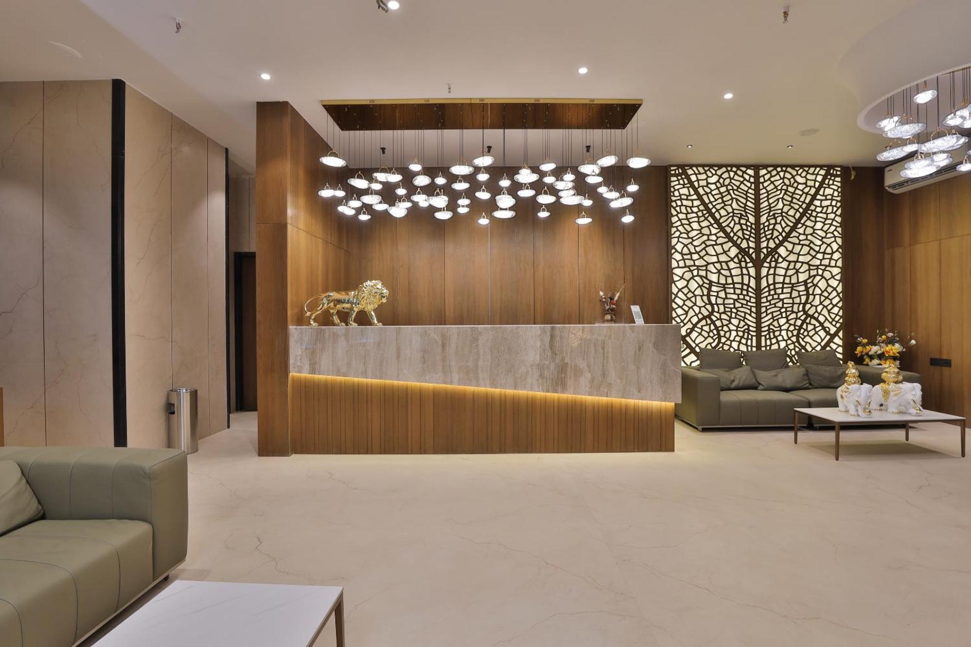 Hotel Elements Сурат Екстер'єр фото