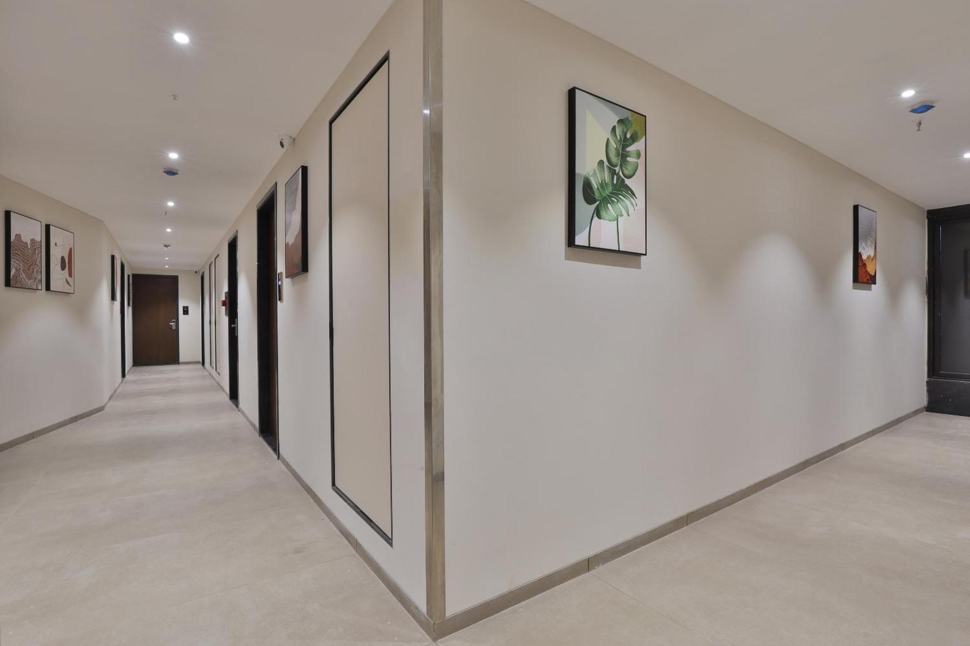 Hotel Elements Сурат Екстер'єр фото