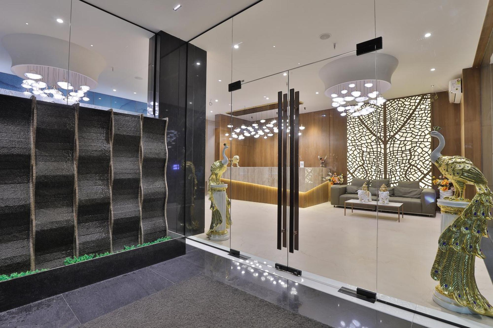 Hotel Elements Сурат Екстер'єр фото