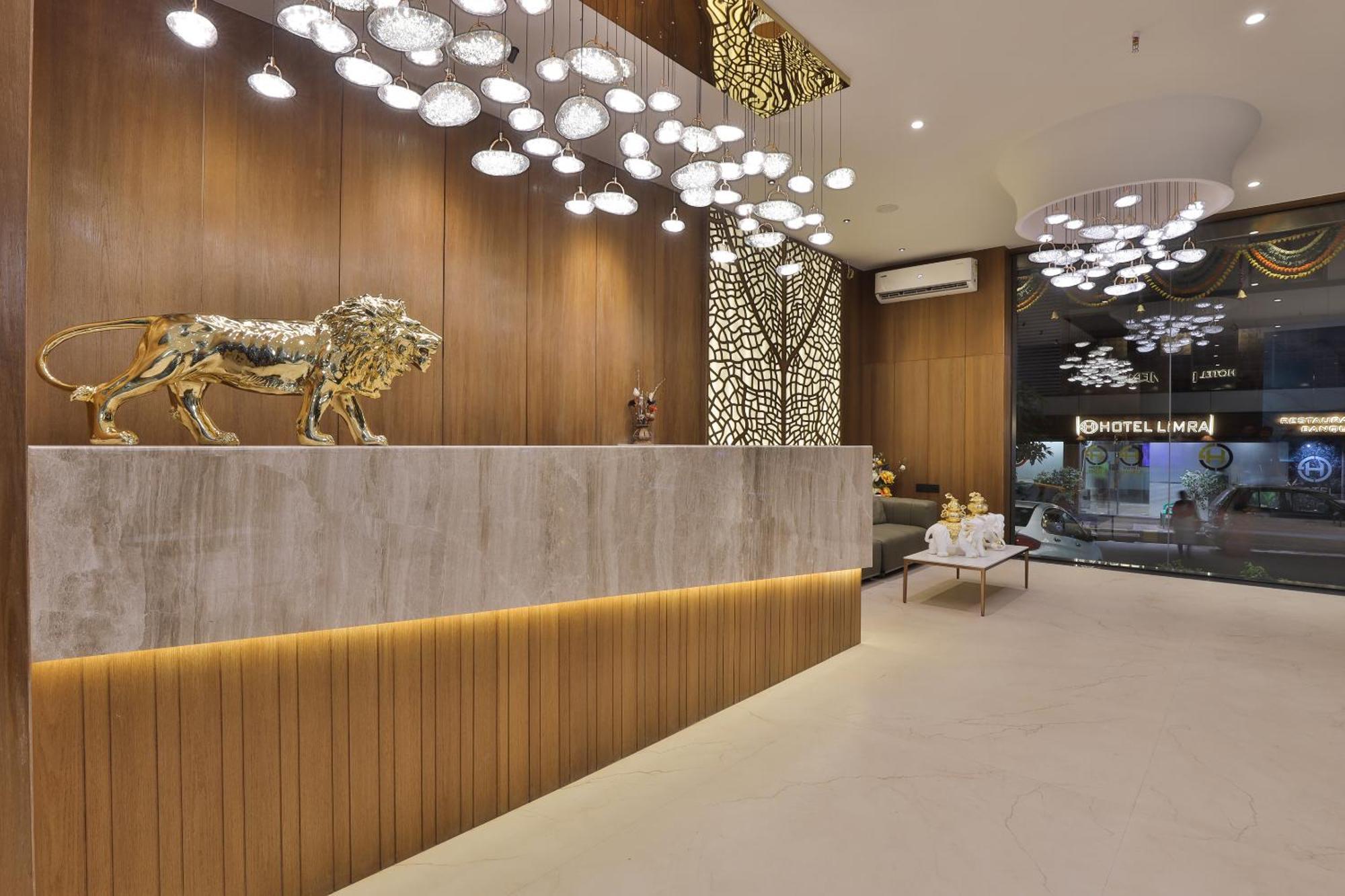 Hotel Elements Сурат Екстер'єр фото
