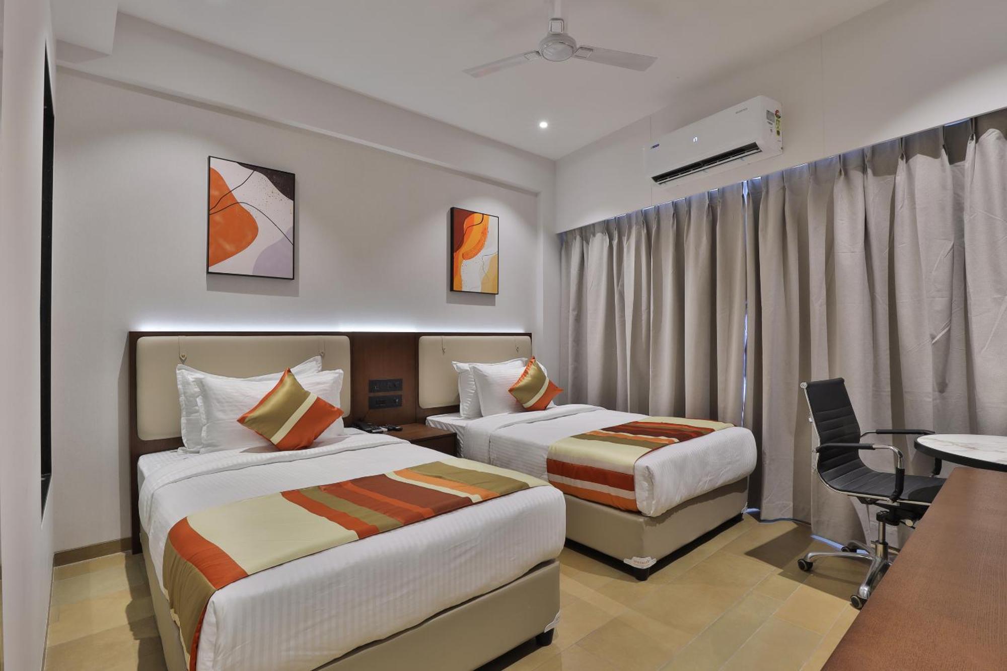Hotel Elements Сурат Екстер'єр фото