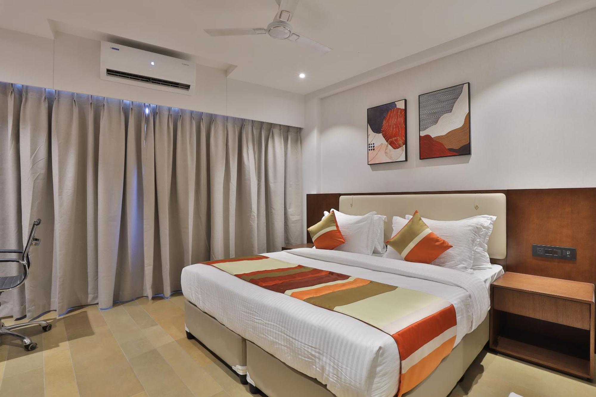Hotel Elements Сурат Екстер'єр фото