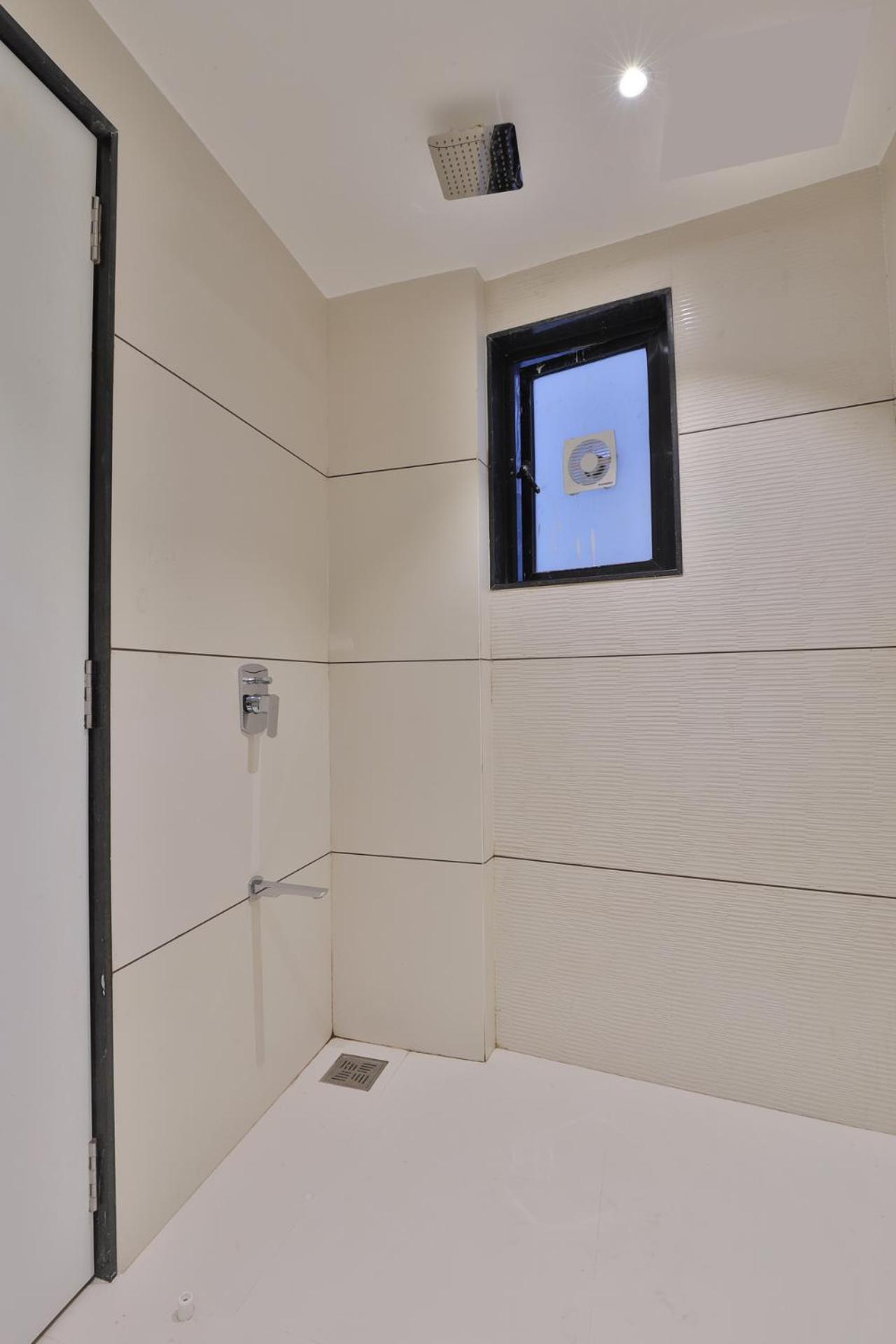 Hotel Elements Сурат Екстер'єр фото