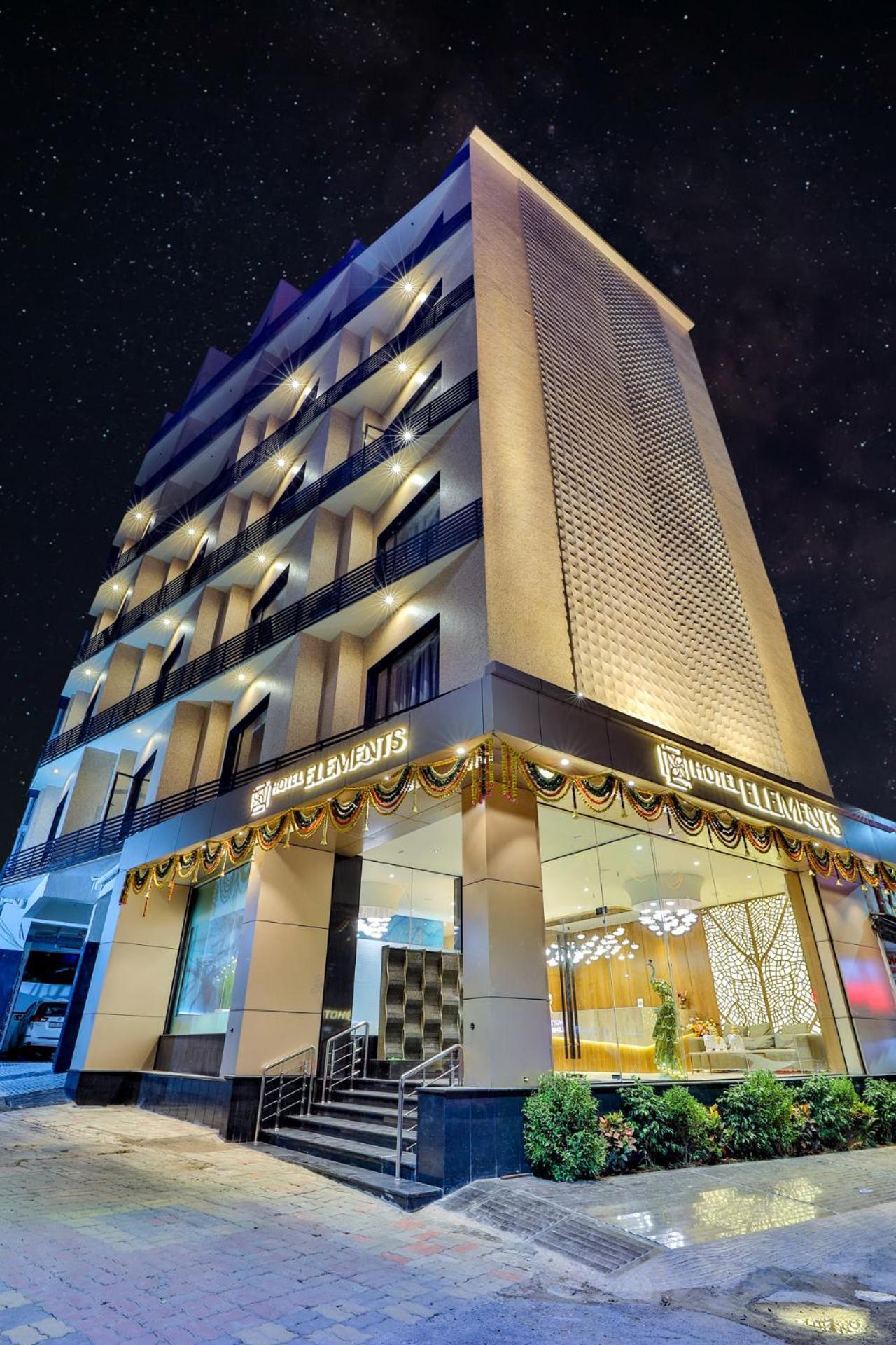 Hotel Elements Сурат Екстер'єр фото