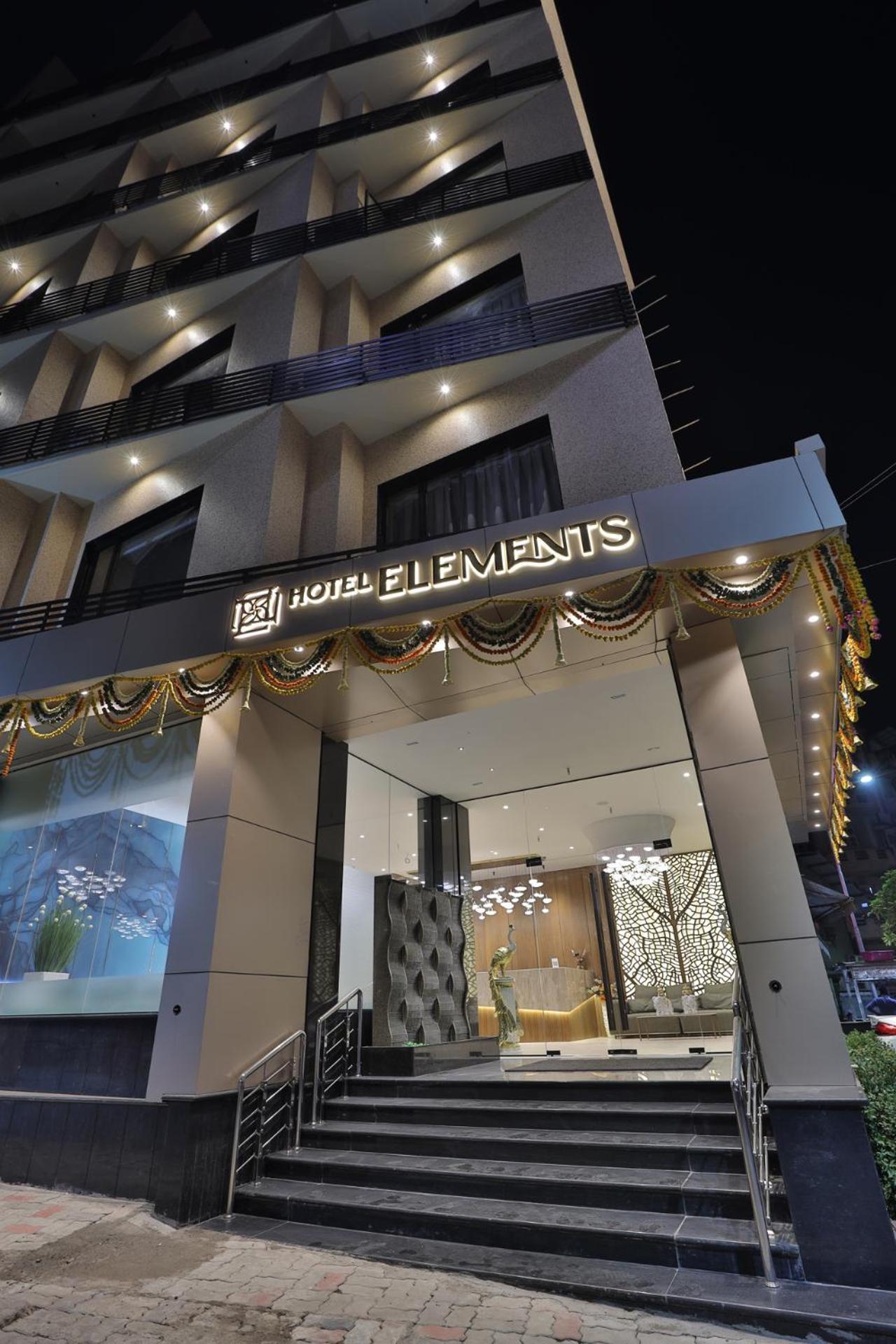 Hotel Elements Сурат Екстер'єр фото
