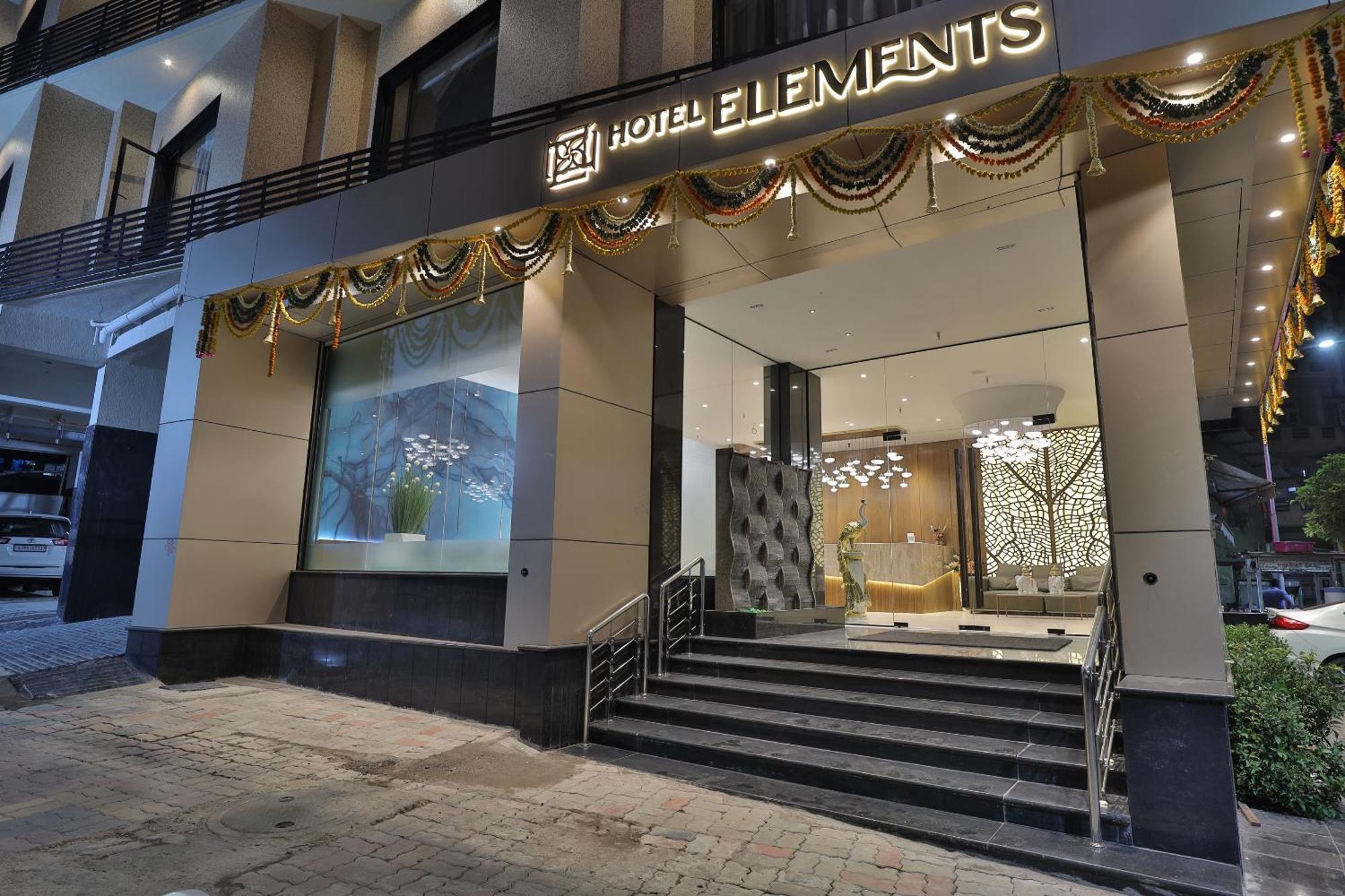 Hotel Elements Сурат Екстер'єр фото